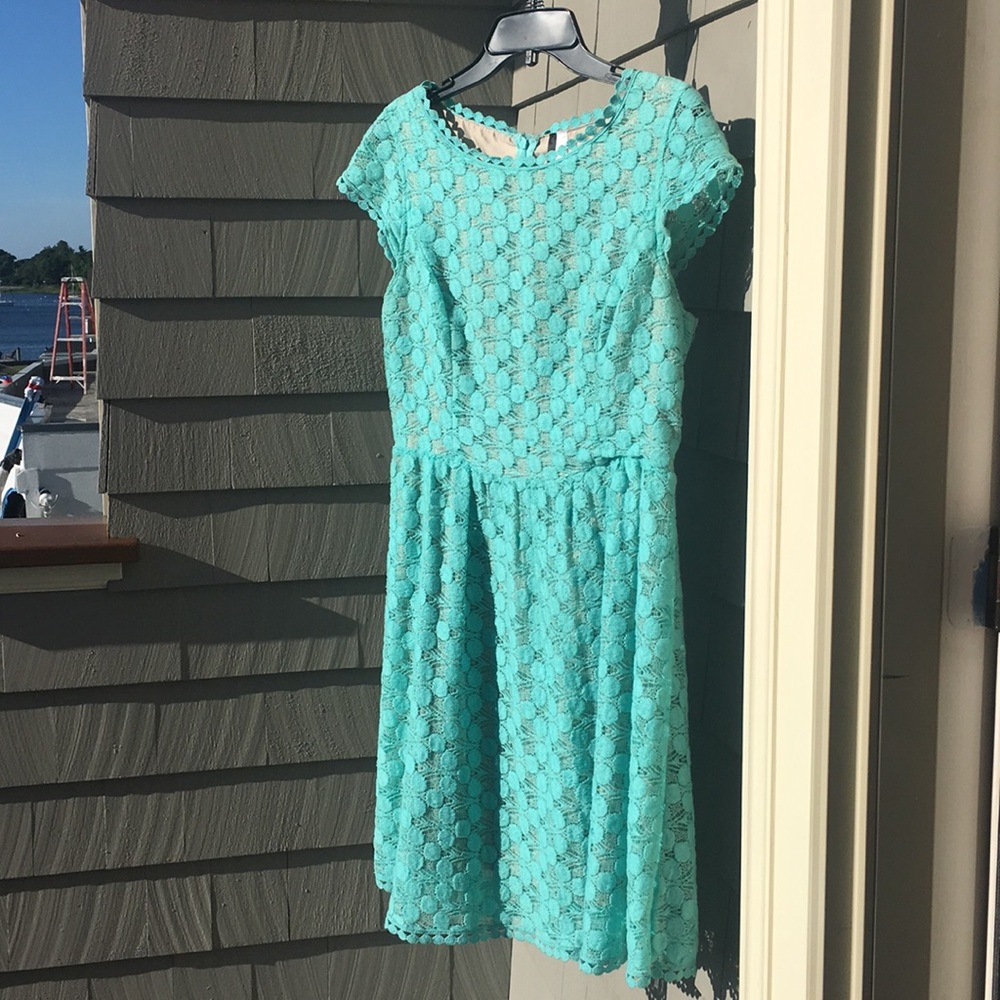 Adorable, lace minidress